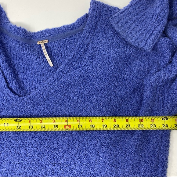 Free People Blue Relaxed Sweater Medium - Picture 7 of 9